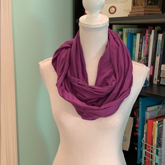 Accessories - NWOT purple lightweight infinity scarf